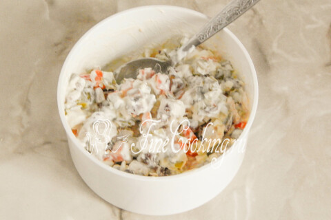 Салат с куриной грудкой и грибами. Шаг 12