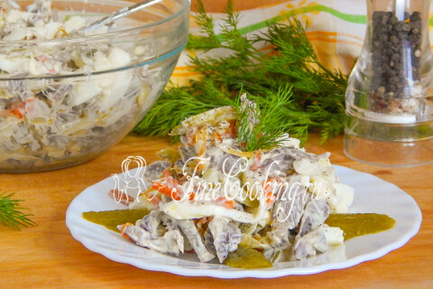 Готовое блюдо: Салат с куриными желудочками
