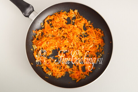 Салат с печенью и огурцами Крокусы. Шаг 9