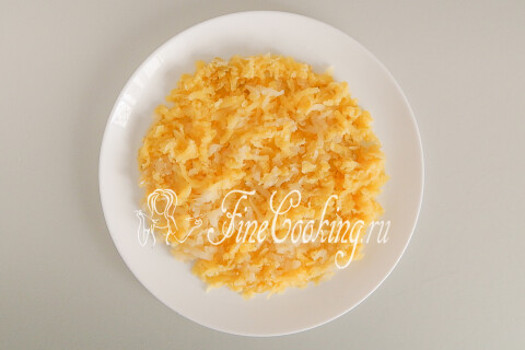 Салат с печенью и огурцами Крокусы. Шаг 12