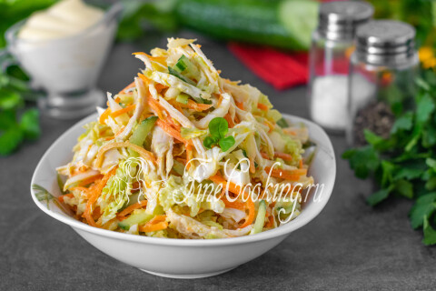 Готовое блюдо: Салат с пекинской капустой, курицей и морковью по-корейски