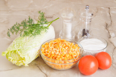 Салат с пекинской капустой и помидорами. Шаг 1