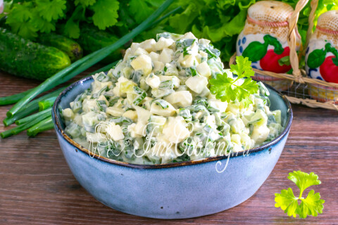 Готовое блюдо: Салат с яйцом, огурцом и зеленым луком