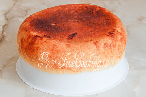 Шарлотка с яблоками в мультиварке. Шаг 10