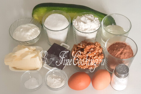 Шоколадный пирог с кабачком и орехами в духовке. Шаг 1