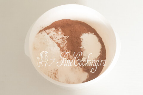 Шоколадный пирог с кабачком и орехами в духовке. Шаг 3