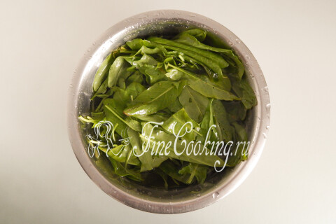 Слойки со щавелем из слоеного теста. Шаг 2