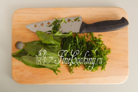 Слойки со щавелем из слоеного теста. Шаг 4