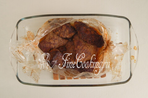 Сочная и мягкая говядина в духовке. Шаг 14