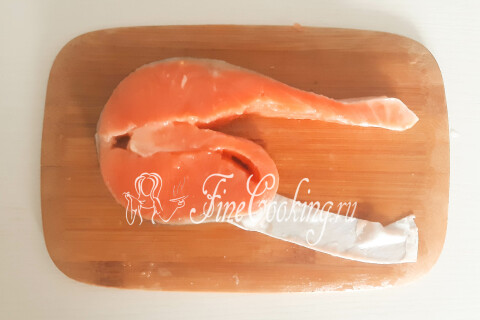 Стейки форели в сливках на сковороде. Шаг 3