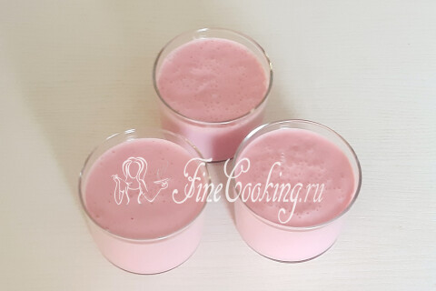 Суфле из сметаны с малиной и желатином. Шаг 11