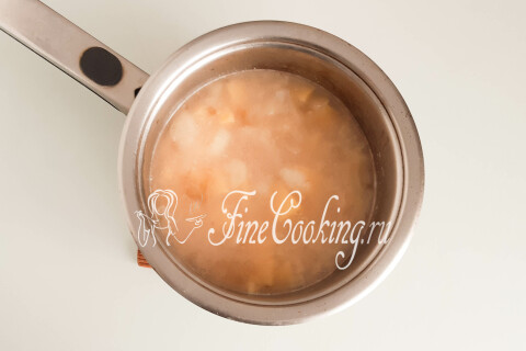 Суп-пюре с крапивой и плавленым сыром. Шаг 5