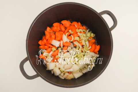 Свиные ребрышки с овощами. Шаг 6