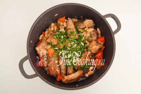 Свиные ребрышки с овощами. Шаг 14