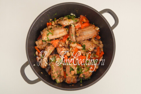 Свиные ребрышки с овощами. Шаг 15