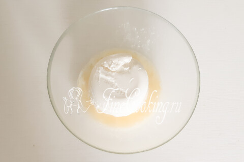 Сырники из рикотты на сковороде. Шаг 3