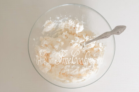 Сырники из рикотты на сковороде. Шаг 4