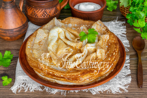 Готовое блюдо: Тонкие блины на молоке и кипятке с дырочками