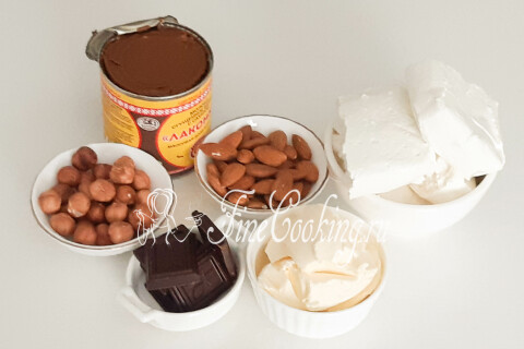 Творожная пасха с вареной сгущенкой, шоколадом и орехами. Шаг 1