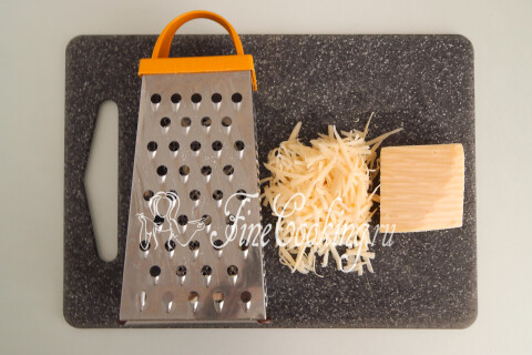 Яичные блинчики с курицей, грибами и сыром. Шаг 12