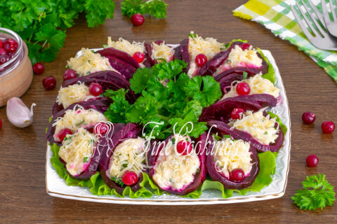 Готовое блюдо: Закуска из свеклы с сыром
