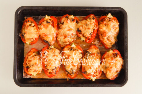 Запеченный перец, фаршированный курицей и грибами. Шаг 17