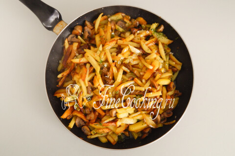 Жареная картошка с шампиньонами. Шаг 20