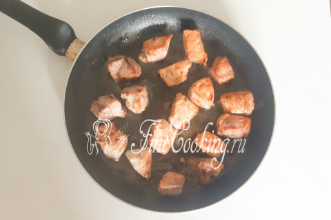 Жаркое из свинины в горшочках в духовке. Шаг 4